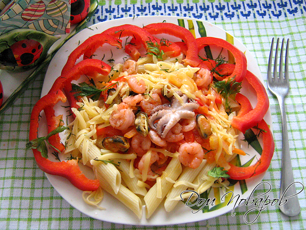 Паста с морепродуктами и овощами