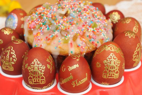 Пасхальные яйца с надписью
