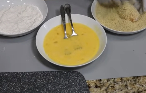 Приготовление котлет панировка